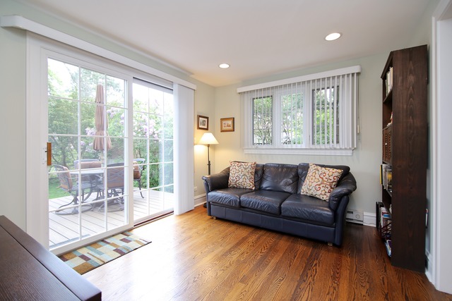 For Sale: 3111 Thayer St Evanston, IL 60201