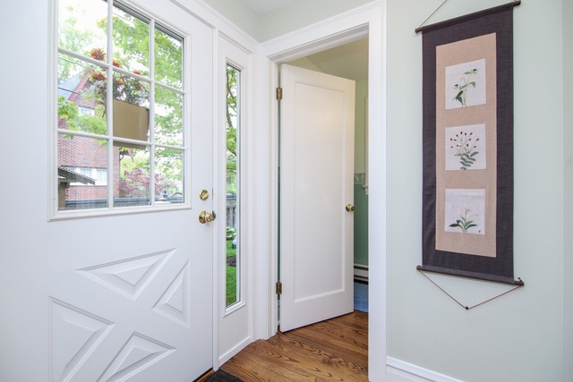 For Sale: 3111 Thayer St Evanston, IL 60201