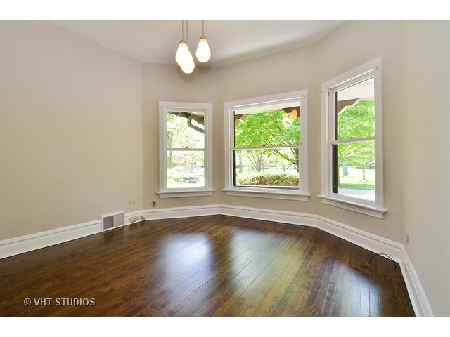 For Sale: 2665 Stewart Ave Evanston, IL 60201