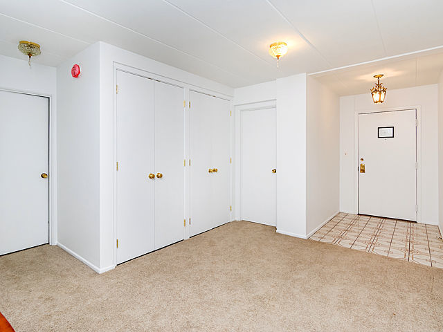 332 Wesley Ave #2B
