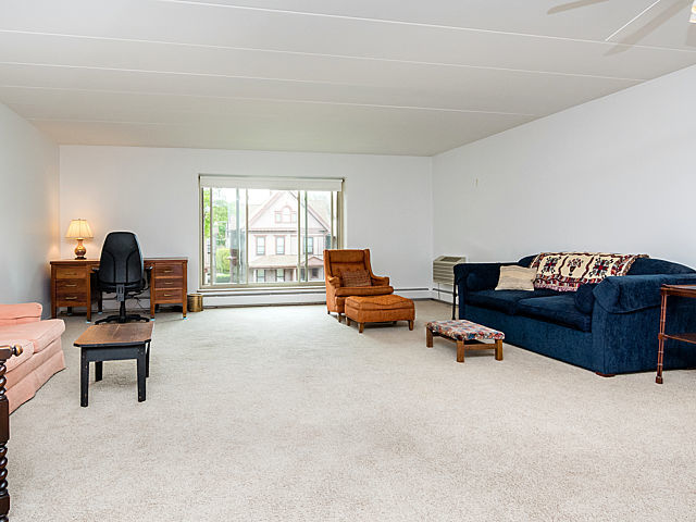 332 Wesley Ave #2B