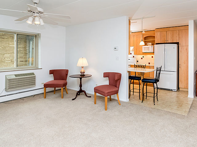332 Wesley Ave #2B