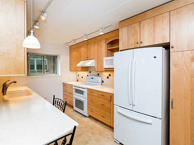 332 Wesley Ave #2B