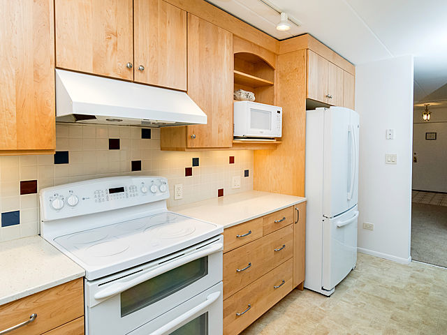 332 Wesley Ave #2B
