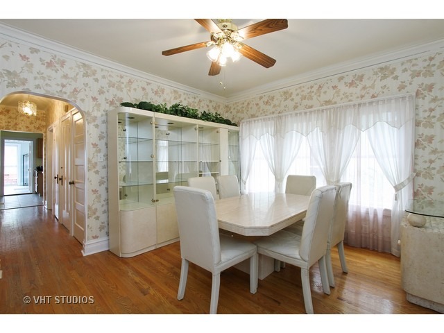 For Sale: 130 S Lombard Ave Oak Park, IL 60302