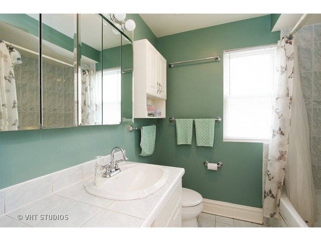 For Sale: 130 S Lombard Ave Oak Park, IL 60302