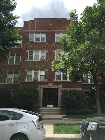 For Sale: 129 Clinton Ave #1V Oak Park, IL 60302