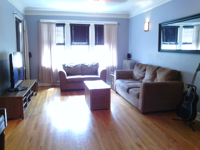 For Sale: 129 Clinton Ave #1V Oak Park, IL 60302