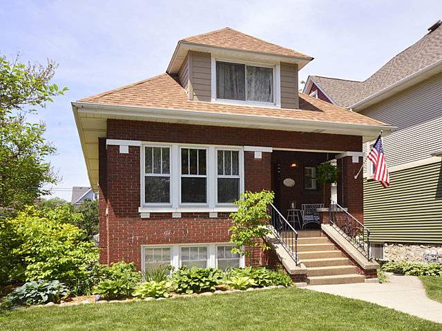 For Sale: 3432 Wenonah Ave Berwyn, IL 60402