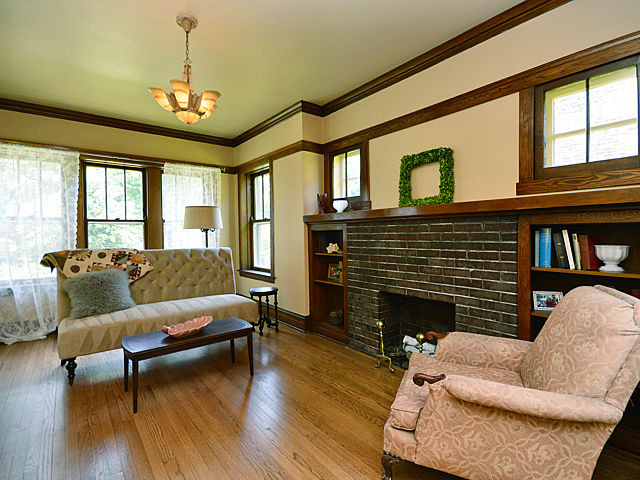 For Sale: 3432 Wenonah Ave Berwyn, IL 60402