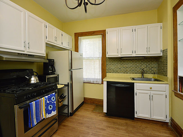 For Sale: 3432 Wenonah Ave Berwyn, IL 60402