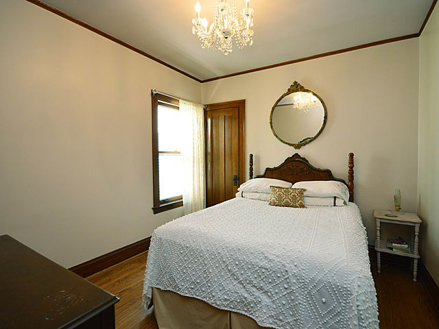 For Sale: 3432 Wenonah Ave Berwyn, IL 60402