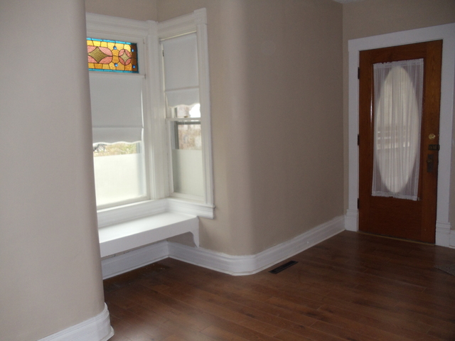 215 E North St