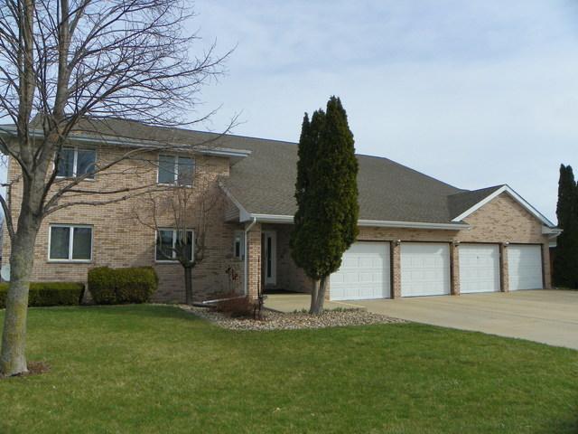 344 N East St