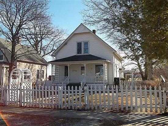 344 N East St