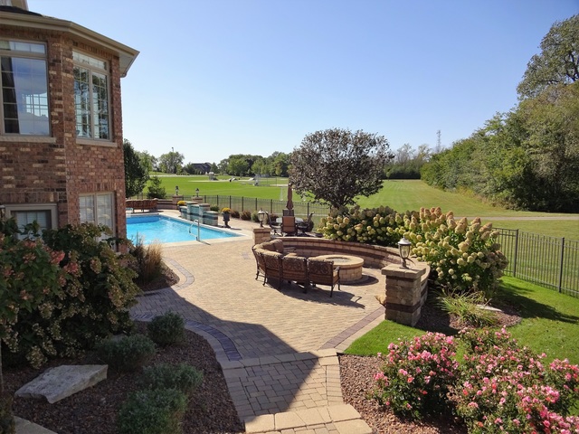 11105 Riverside Dr