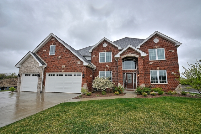 8726 Fairfield Ln