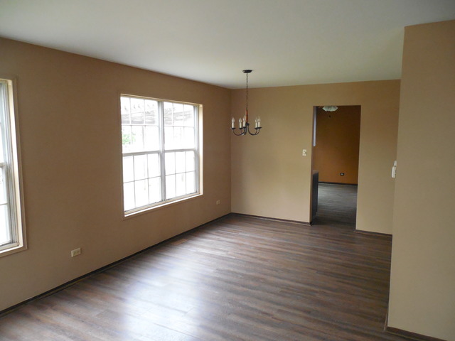For Sale: 20114 S Pine Hill Rd Frankfort, IL 60423