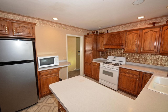 For Sale: 7854 W Laurel Dr Frankfort, IL 60423