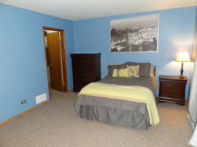 For Sale: 7759 W Garland Ct Frankfort, IL 60423