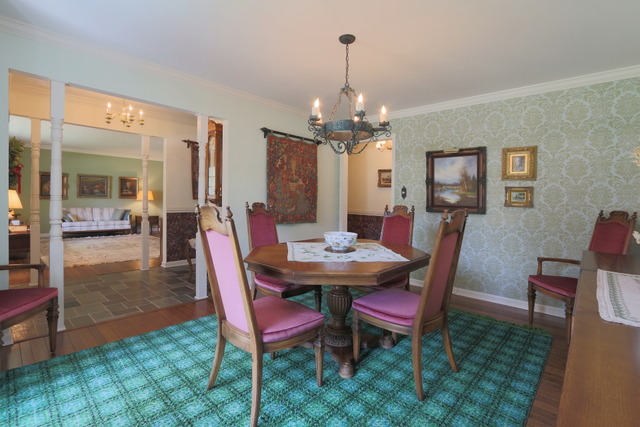 For Sale: 611 Cottonwood Rd Frankfort, IL 60423