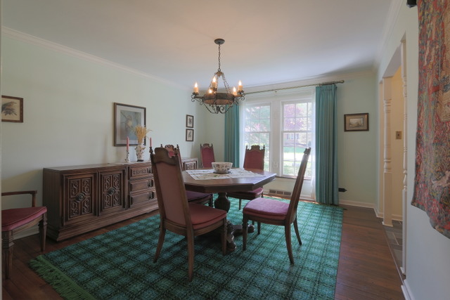 For Sale: 611 Cottonwood Rd Frankfort, IL 60423