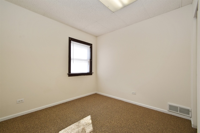 942 Garden Ln
