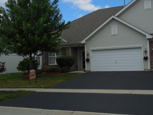 For Sale: 8211 Tremont Ln Joliet, IL 60431