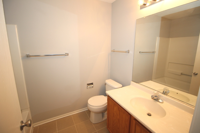 1836 Tanager Ct #1836