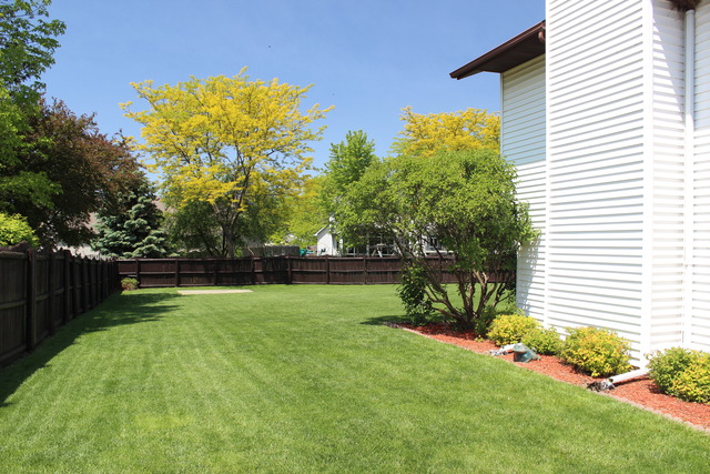 For Sale: 1205 Barber Ln Joliet, IL 60435