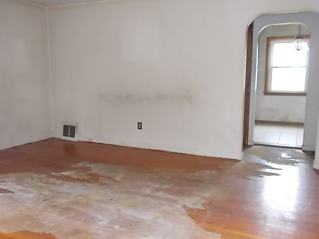 For Sale: 209 Earl Ave Joliet, IL 60436
