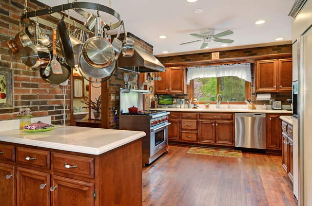 105 Ruffled Feathers Dr