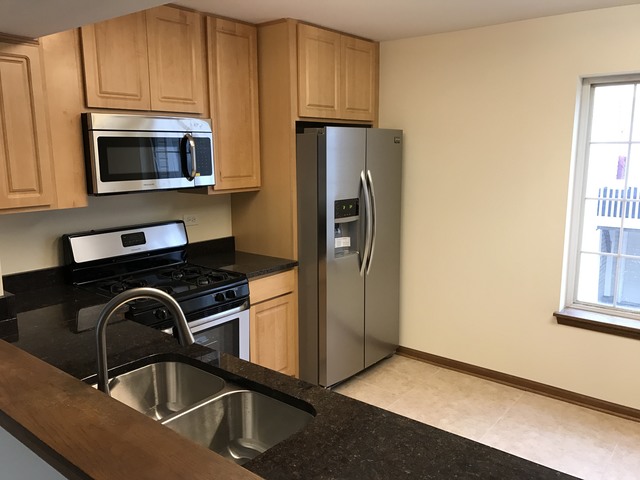 308 Candlelight Ct #308