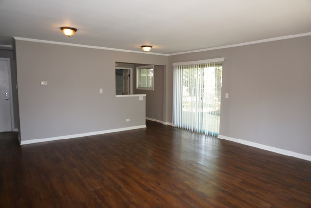 For Sale: 237 Edgehill Dr Bolingbrook, IL 60440