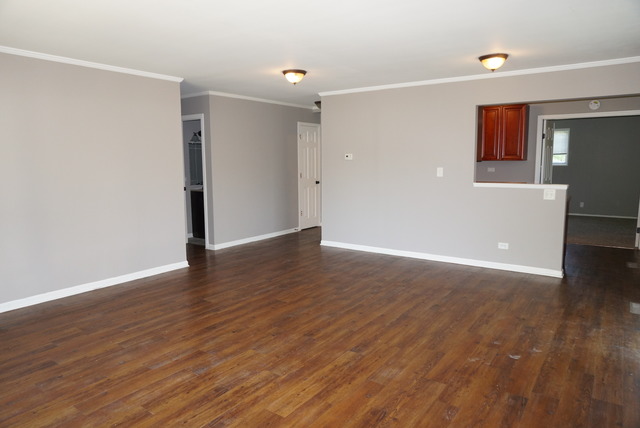 For Sale: 237 Edgehill Dr Bolingbrook, IL 60440