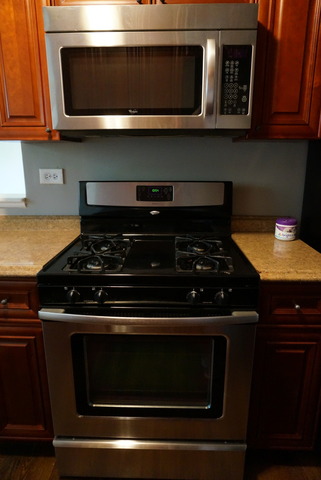 For Sale: 237 Edgehill Dr Bolingbrook, IL 60440