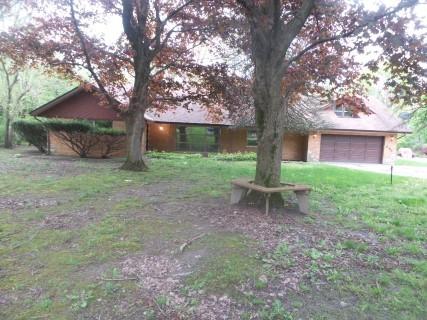 5251 Drake Ln