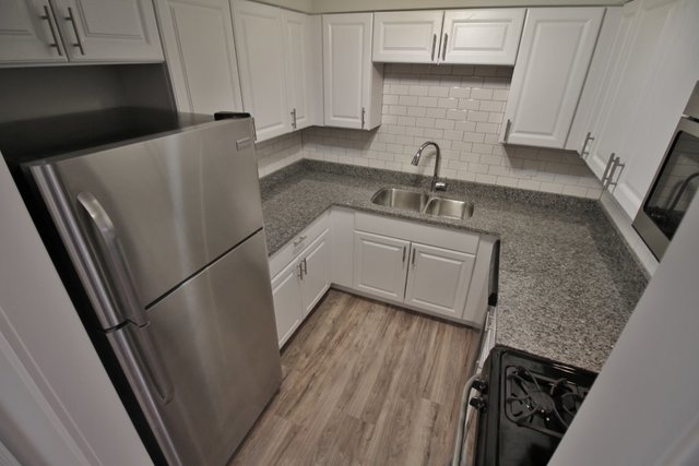14457 Lamon Ave #3N