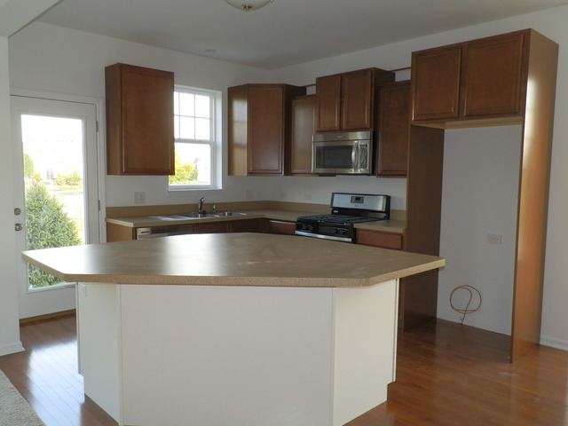 672 Elizabeth Ct #672