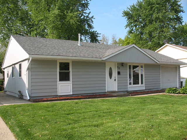 For Sale: 713 Union Ave Romeoville, IL 60446