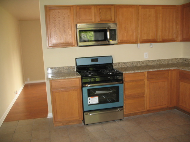 For Sale: 713 Union Ave Romeoville, IL 60446