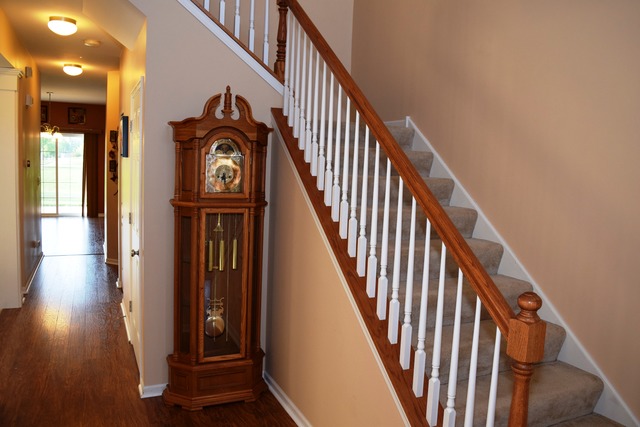 For Sale: 508 W Hillcrest Dr Romeoville, IL 60446