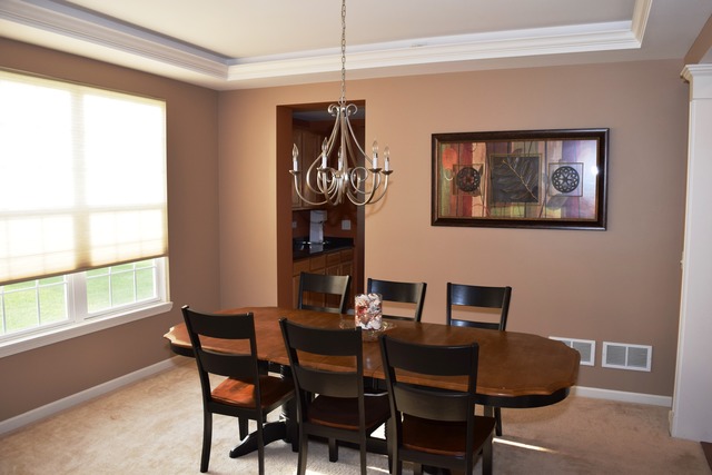 For Sale: 508 W Hillcrest Dr Romeoville, IL 60446