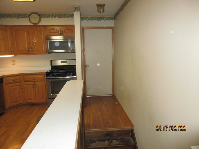 127 S Prairie Rd