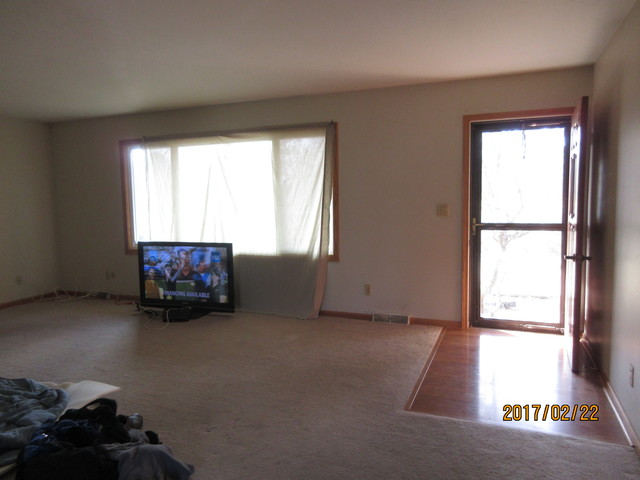 127 S Prairie Rd