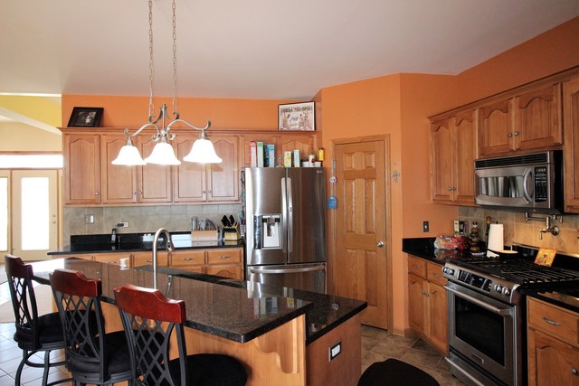 811 Laurel Bay