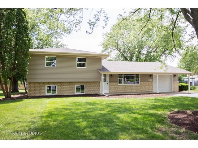 For Sale: 828 Melrose St New Lenox, IL 60451
