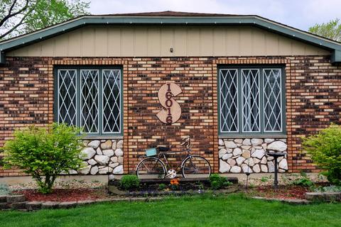 16016 Lorel Ave