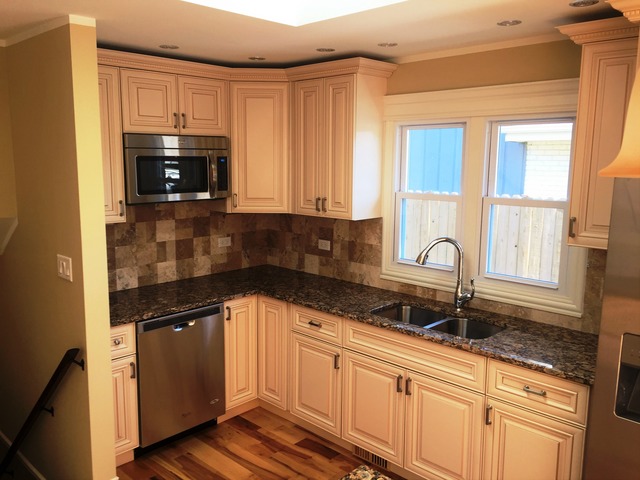 For Sale: 9805 Marion Ave Oak Lawn, IL 60453