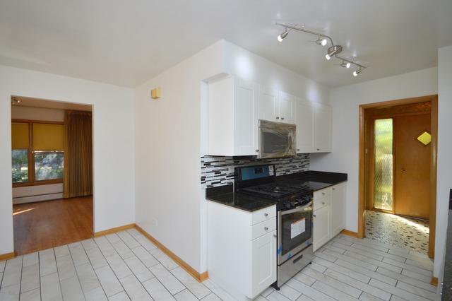 10212 S Komensky Ave